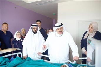 وزير الصحة يزور مستشفى جابر الأحمد للاطمئنان على المصابين