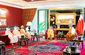 ولي العهد رئيس الوزراء البحريني يستقبل وزراء خارجية الخليج في المنامة