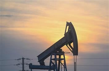 النفط يجدد صعوده.. وخام «برنت» يتجاوز 80 دولاراً للبرميل