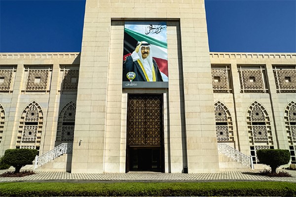 الكويت تدين الاعتداءات الإيرانية: تصعيد بالغ الخطورة من شأنه أن يُفاقم حدة التوتر وعدم الاستقرار في المنطقة