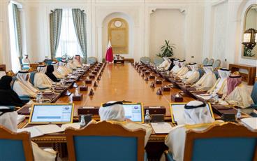 مجلس الوزراء القطري يجدد إدانة الاعتداءات الإيرانية على الكويت والبحرين