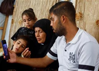 الاحتلال يُخفي هوية فلسطيني ظهر مقيّدا —والدتان من غزة تؤكدان أنه ابنهما 