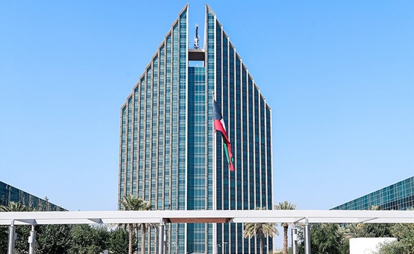 «التطبيقي»: فتح باب تقديم نموذج تحويل الراتب للطلبة المستحقين مكافأة التفوق