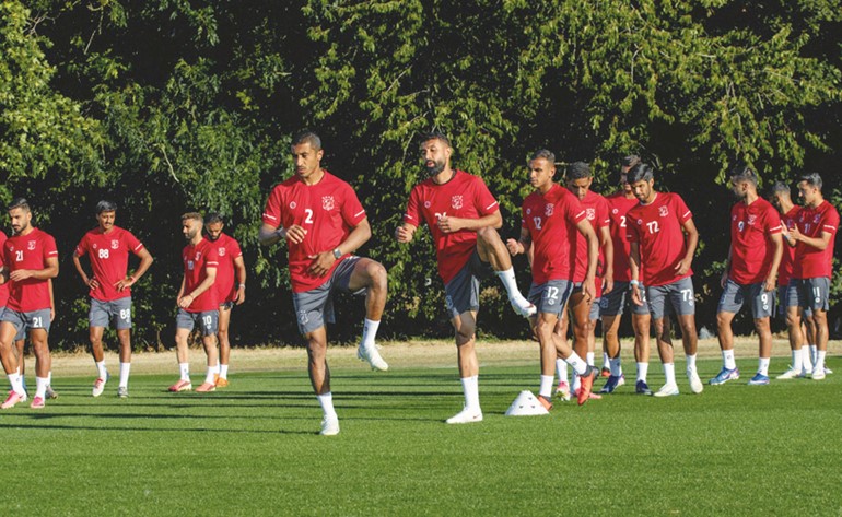 «الأبيض» يلتقي بارنت في ثالث «ودياته»