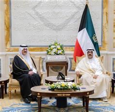 سمو الأمير يتسلم دعوة من ولي العهد السعودي لحضور «منتدى مبادرة مستقبل الاستثمار»