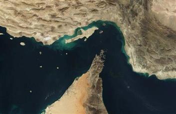 سنتكوم: تغيير مسار 49 سفينة تجارية منذ بدء الحصار على الموانئ الإيرانية