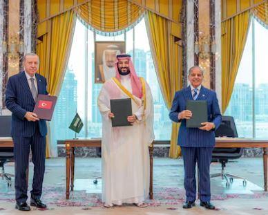 تركيا: تشكيل آليات سياسية وعسكرية في إطار اتفاقية الدفاع مع السعودية وباكستان