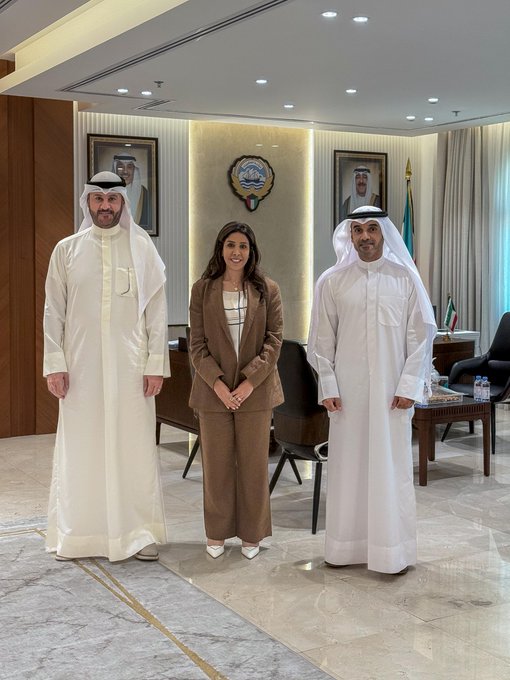 وزيرة الأشغال تستقبل مدير عام «مؤسسة الموانئ» ومساعده
