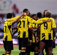 الاتحاد يقلب تأخره أمام الفيصلي ويعتلي صدارة دوري روشن