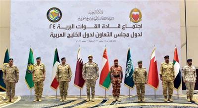 آمر القوة البرية يترأس الوفد المشارك باجتماع قادة القوات البرية لدول المجلس