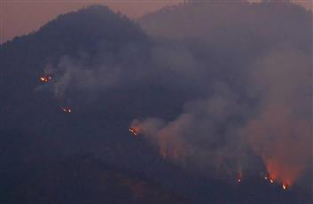إندونيسيا تفقد الأمل في العثور على 5 صحفيين اختفوا خلال تغطية ثوران بركان أناك كراكاتوا