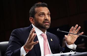 مدير FBI: الذكاء الاصطناعي أسهم في إحباط 6 حوادث إطلاق نار بالمدارس