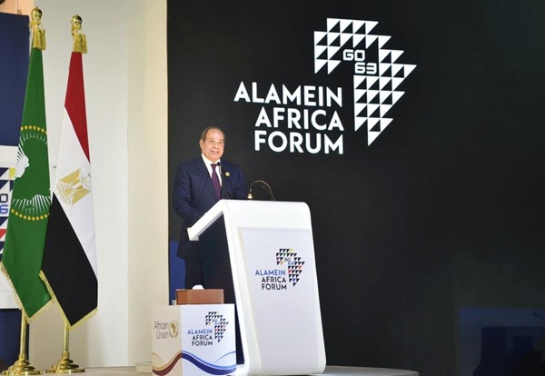 السيسي يفتتح الدورة الأولى لمنتدى «العلمين – أفريقيا للأعمال»: العالم يشهد أزمات تتشابك فيها التوترات الجيوسياسية مع التحديات التنموية