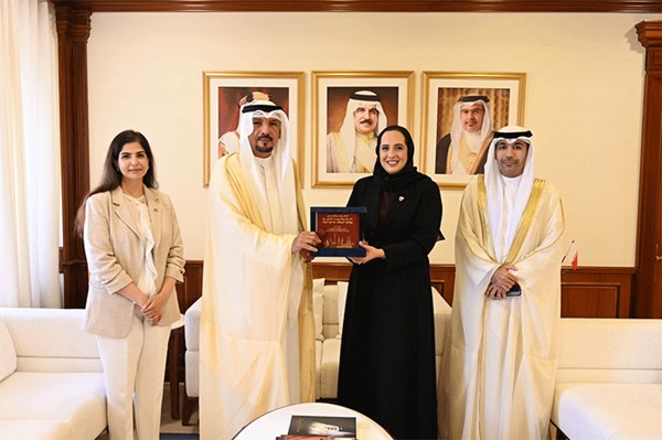 وزيرة الإسكان البحرينية وسفير الكويت يبحثان سبل تطوير التعاون بالمجال الإسكاني