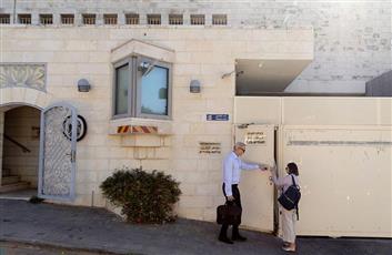 لندن: قنصليتنا في القدس ستصبح مكتباً للخدمات القنصلية