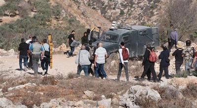إصابة عدد من الفلسطينيين وصحفية أجنبية في اعتداءات للمستوطنين قرب رام الله