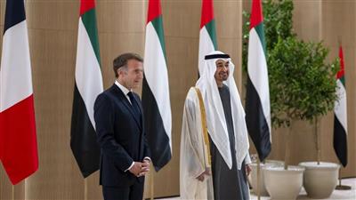 الرئيس الإماراتي ونظيره الفرنسي يبحثان تعزيز الشراكة الاستراتيجية وتطورات الشرق الأوسط
